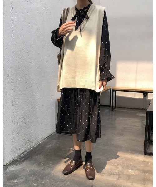 Ritzy(リッツィー)の「Vネックベスト(ベスト・レディース・ホワイト/ブラウン/グレー/ブラック・FREE)」の9枚目の写真