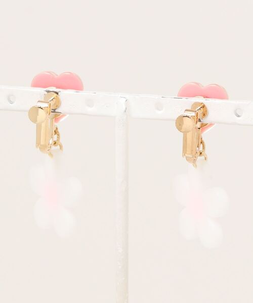 by LOVEiT(バイラビット)の「お花イヤリング(イヤリング・キッズ・イエロー/ピンク・FREE)」の4枚目の写真