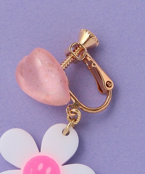 by LOVEiT(バイラビット)の「お花イヤリング(イヤリング・キッズ・イエロー/ピンク・FREE)」の5枚目の写真