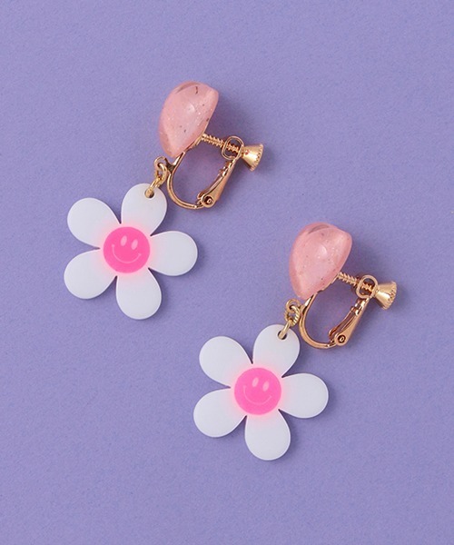 by LOVEiT(バイラビット)の「お花イヤリング(イヤリング・キッズ・イエロー/ピンク・FREE)」の12枚目の写真
