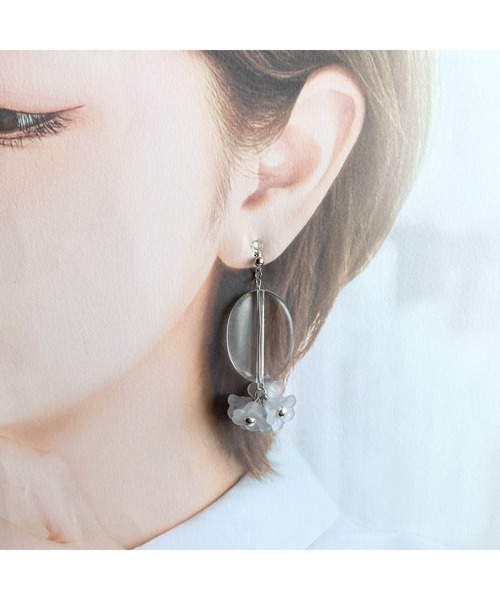 tone（トーン）の「【-lensa-】大人フラワーピアス2(MA)（ピアス（両耳用）・レディース・クリア・FREE）」の4枚目の写真