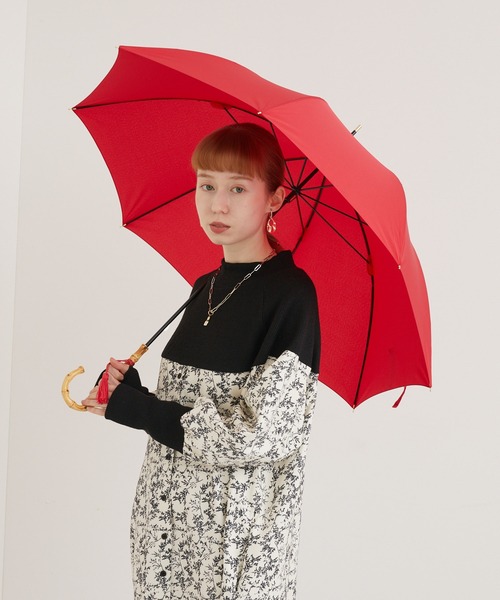 Paradise Picnic(パラダイスピクニック)の「タッセル付きバンブーハンドル長雨傘(長傘・レディース・ベージュ/イエロー/ネイビー/パープル/レッド・FREE)」の17枚目の写真