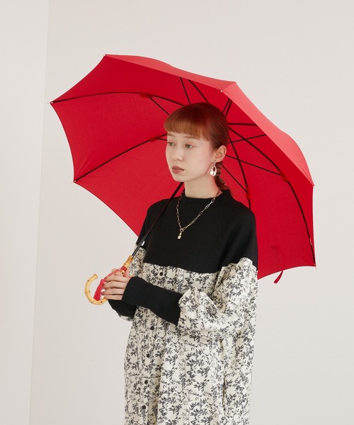 Paradise Picnic(パラダイスピクニック)の「タッセル付きバンブーハンドル長雨傘(長傘・レディース・ベージュ/イエロー/ネイビー/パープル/レッド・FREE)」の11枚目の写真