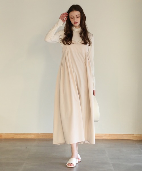 aity(アイティ)の「ソフトタフタタックキャミワンピース(ワンピース・レディース・アイボリー/ブラック・M)」の19枚目の写真