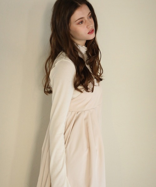 aity(アイティ)の「ソフトタフタタックキャミワンピース(ワンピース・レディース・アイボリー/ブラック・M)」の10枚目の写真