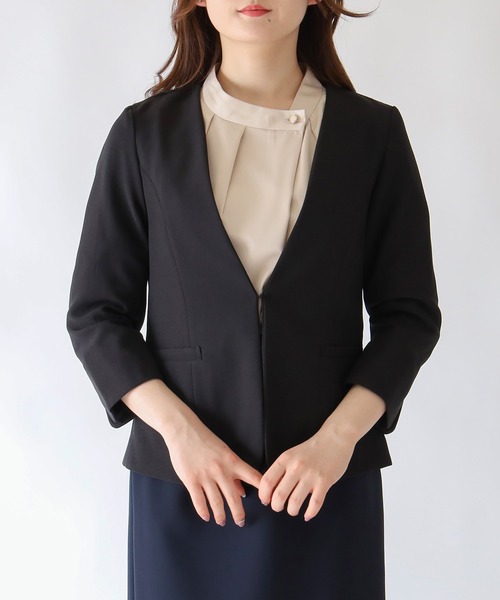 TRUDEA（トルディア）の「(UVカット,吸水速乾,接触冷感,ウォッシャブル)カチオンカラーレスジャケット（ノーカラージャケット・レディース・ネイビー/ライトグレー/グレイッシュベージュ/ブラック・LARGE/MEDIUM/X-LARGE）」の17枚目の写真