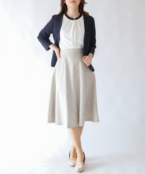 TRUDEA（トルディア）の「(UVカット,吸水速乾,接触冷感,ウォッシャブル)カチオンカラーレスジャケット（ノーカラージャケット・レディース・ネイビー/ライトグレー/グレイッシュベージュ/ブラック・LARGE/MEDIUM/X-LARGE）」の11枚目の写真