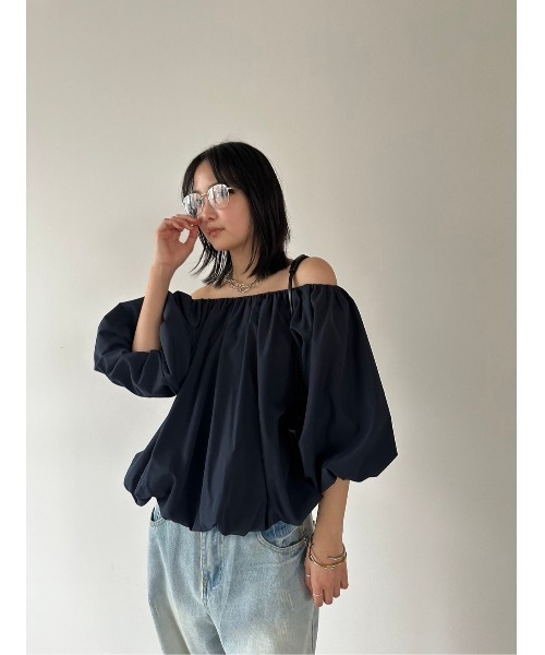 HANNE（アン）の「ボリュームオフショルブラウス（シャツ/ブラウス・レディース・ホワイト/ネイビー・フリー）」の7枚目の写真