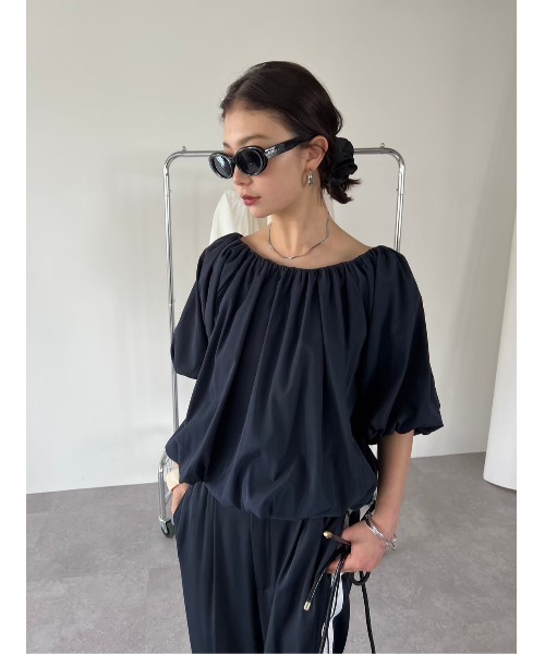 HANNE（アン）の「ボリュームオフショルブラウス（シャツ/ブラウス・レディース・ホワイト/ネイビー・フリー）」の9枚目の写真