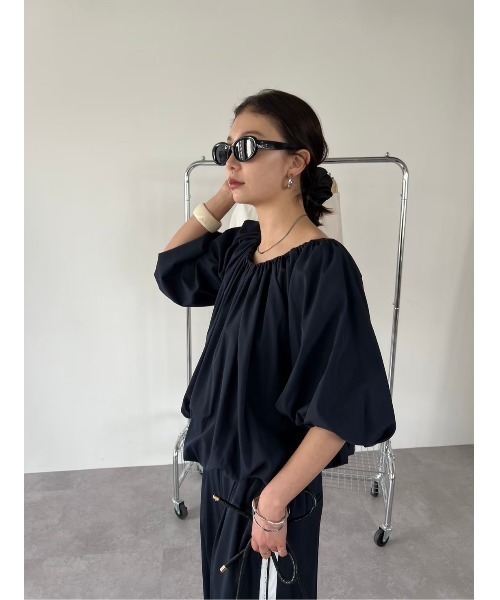 HANNE（アン）の「ボリュームオフショルブラウス（シャツ/ブラウス・レディース・ホワイト/ネイビー・フリー）」の10枚目の写真