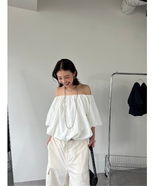 HANNE（アン）の「ボリュームオフショルブラウス（シャツ/ブラウス