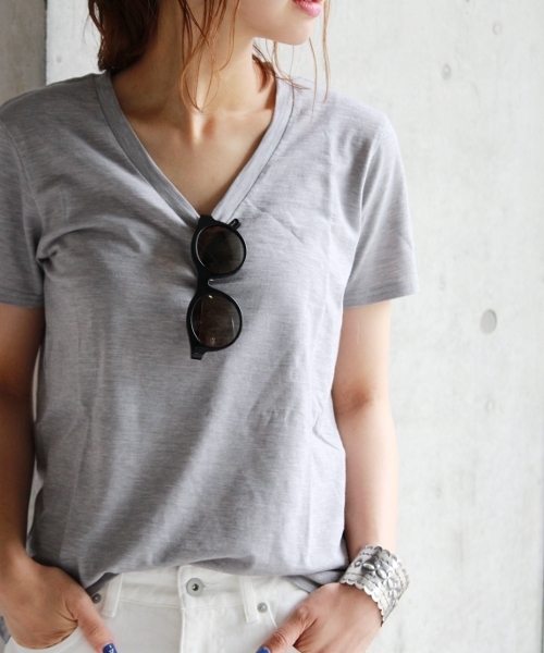 JOURNAL STANDARD（ジャーナルスタンダード）の「マーブルヴィンテージ天竺 Vネックプルオーバー#（Tシャツ/カットソー・レディース・グレー/ホワイト/ネイビー/イエロー・FREE）」の21枚目の写真