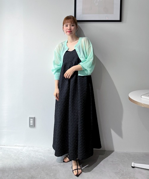 feepur（フェピュール）の「【ハンドウォッシャブル】カラーシアーショートカーディガン（カーディガン/ボレロ・レディース・オレンジ/ラベンダー/ブラック/ピンク/オフホワイト/グリーン・MEDIUM）」の12枚目の写真