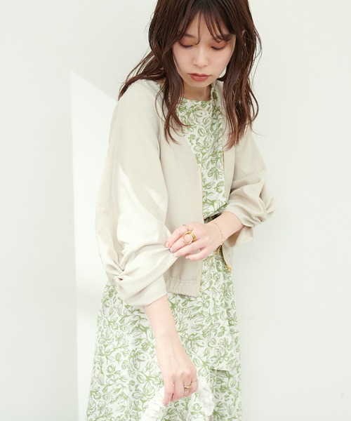 natural couture(ナチュラルクチュール)の「ねじり袖お上品ライトブルゾン(ブルゾン・レディース・ライトベージュ/グレイッシュベージュ/ネイビー・FREE)」の5枚目の写真