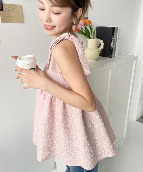 moment+(モーメントプラス)の「【累計販売枚数1万枚突破!】エンボスふくれフラワージャガード肩リボンペプラムビスチェ(ベスト・レディース・ブラック/アイボリー/ネイビー/ピンク/ブルー・M/L)」の13枚目の写真