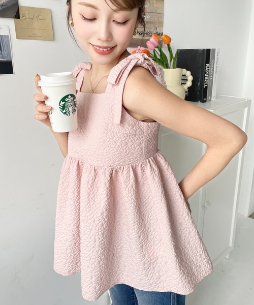 moment+(モーメントプラス)の「【累計販売枚数1万枚突破!】エンボスふくれフラワージャガード肩リボンペプラムビスチェ(ベスト・レディース・ブラック/アイボリー/ネイビー/ピンク/ブルー・M/L)」の14枚目の写真