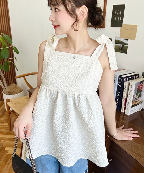 moment+(モーメントプラス)の「【累計販売枚数1万枚突破!】エンボスふくれフラワージャガード肩リボンペプラムビスチェ(ベスト・レディース・ブラック/アイボリー/ネイビー/ピンク/ブルー・M/L)」の19枚目の写真