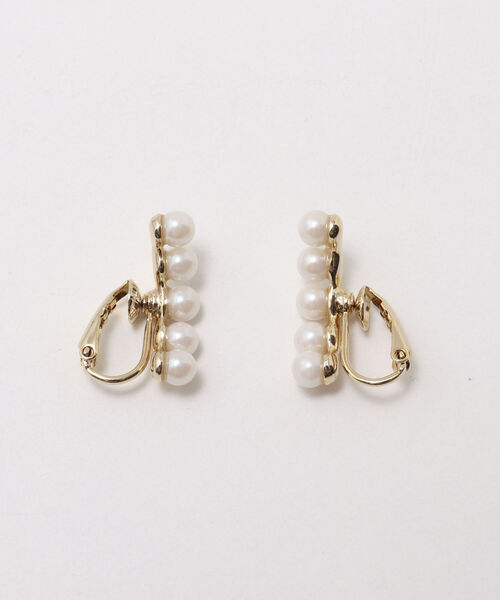 NOLLEY’S(ノーリーズ)の「カーブパールイヤリング(イヤリング・レディース・オフホワイト・FREE)」の6枚目の写真