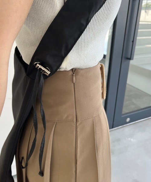 nemne store（ネンネストア）の「《Delfy》【低身長用サイズあり / インパン付き】前後2wayレースアッププリーツミニスカート（スカート・レディース・ブラック/ベージュ/グレー・SMALL/MEDIUM）」の20枚目の写真