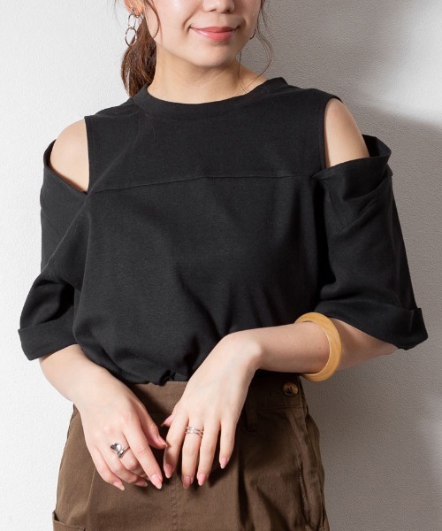 atONE（アットワン）の「atONE オープンショルダー半袖Tシャツ（Tシャツ/カットソー・レディース・ブラック系その他/杢グレー/カーキ/オフホワイト・4L～5L/LL～3L/M-L）」の2枚目の写真