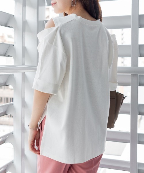 atONE（アットワン）の「atONE オープンショルダー半袖Tシャツ（Tシャツ/カットソー・レディース・ブラック系その他/杢グレー/カーキ/オフホワイト・4L～5L/LL～3L/M-L）」の7枚目の写真