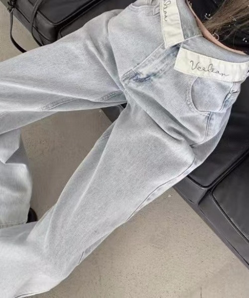 Sibra(シブラ)の「レタリング配色デニムパンツ(デニムパンツ・レディース・サックスブルー・S/M/L)」の2枚目の写真