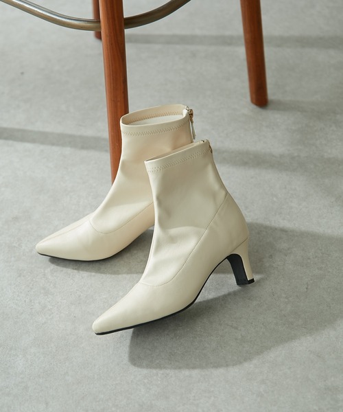 PAPILLONNER(パピヨネ)の「ポインテッドストレッチブーツ(ブーツ・レディース・アイボリー/ブラック・S/M/L)」の19枚目の写真