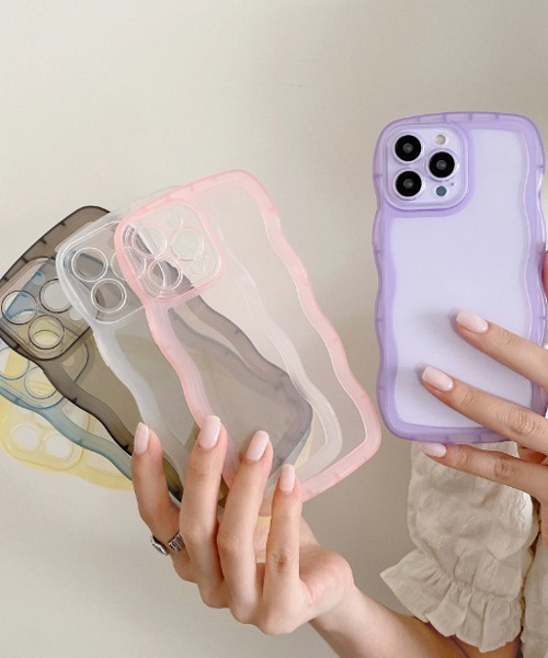 TONE SELECT GOODS（トーンセレクトグッズ）の「【float】ウェーブデザイン クリア iPhoneケース【iPhoneシリーズ/各種機種対応】 (ストラップホールあり)（スマホケース/カバー・レディース・クリア/ブルー/ブラック/ピンク/パープル/イエロー・O/P/Q/R/T/U/V/W/N/I/J/K/E/H/F/D/G/B/A/C/iPhone 15 Pro/iPhone 15 Pro Max/iPhone 15/iPhone 15 Plus/iPhone 16/iPhone 16 Pro）」の7枚目の写真