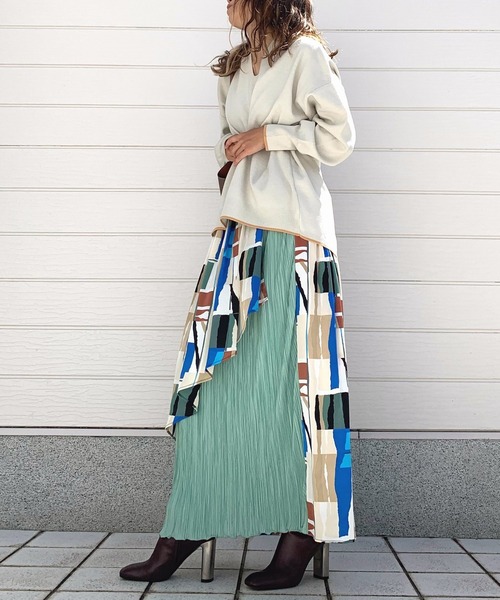 Q（キュー）の「幾何学柄プリーツスカート（スカート・レディース・グリーン系/ピンク系・MEDIUM）」の6枚目の写真