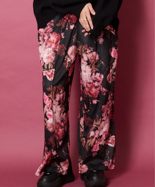 unrelaxing（アンリラクシング）の「Easy Wide Track Pants  ルーズフィットイージートラックパンツ（その他パンツ・メンズ・ブラウン系2/スミクロ/ネイビー系2/ブラック系3/ブラック×ブラック/ブラック系2/グリーン系2/パープル系2/ネイビー系1/ブラウン系1/ブラック系1/ホワイト系2/ブラック×パープル/ブルー系2/ホワイト系1/グリーン系1/ベージュ系2/ブラック系4/ホワイト×パープル/ライトホワイト/ダークオリーブ/ブラック系その他/ブルー系5/ブルー系6/ダークグリーン系/ダークグリーン系6/ライトグリーン系1/ブラック系5/ブラック系6/ブラック系9/ブラウン系3/その他26/その他35/ブラック系その他3/ブラック系その他6/グレー系その他2/チェリーレッド/A/D/N/P/ブラック×ピンク/パイソン/チャコールグレー×ブラック/ダークブラック/ライトブラック/ブラック×ブルー/ホワイト×エメラルドグリーン・FREE）」の15枚目の写真