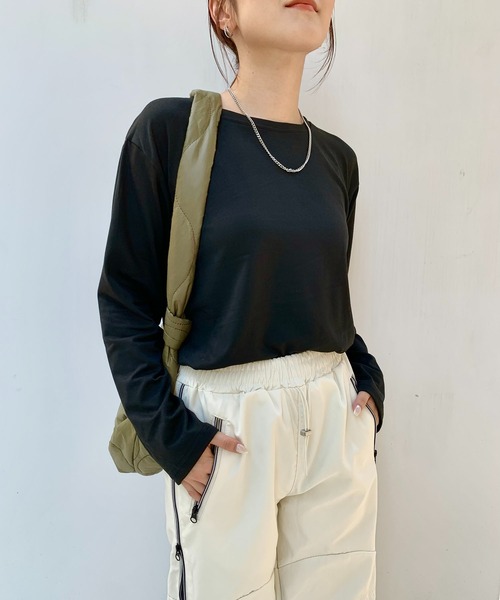 EPICKS（エピックス）の「カラフルベーシックロングTシャツ（Tシャツ/カットソー・レディース・ワイン/ブラック/ブルー/オレンジ/ホワイト/オレンジ系その他/ライトパープル/ブラウン/グリーン/ライム/イエロー/グレー/パープル・L/XL/M）」の2枚目の写真