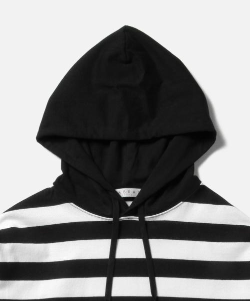 BEAMS T（ビームスティー）の「LABRAT / グランジ ビッグ パーカ（Tシャツ/カットソー・メンズ・ブラック・MEDIUM/SMALL）」の2枚目の写真