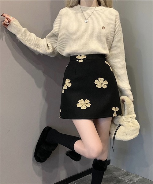 Dream garden(ドリームガーデン)の「花刺繍ミニスカート(スカート・レディース・ベージュ/ブラック・M/L/XL/S)」の7枚目の写真