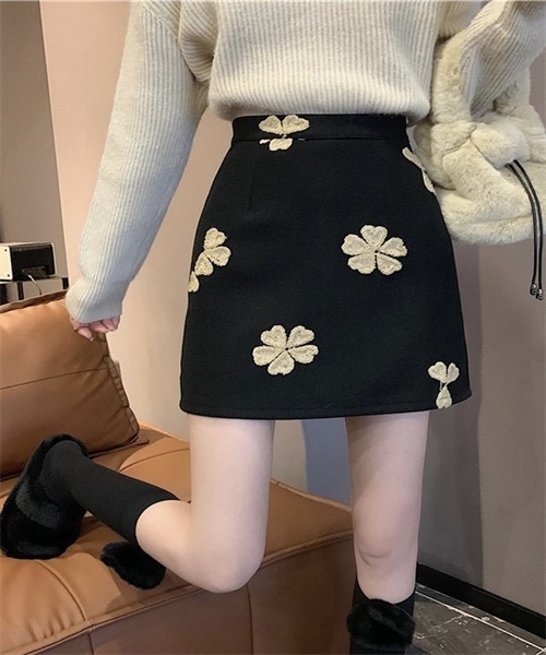 Dream garden(ドリームガーデン)の「花刺繍ミニスカート(スカート・レディース・ベージュ/ブラック・M/L/XL/S)」の13枚目の写真