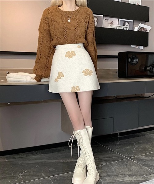 Dream garden(ドリームガーデン)の「花刺繍ミニスカート(スカート・レディース・ベージュ/ブラック・M/L/XL/S)」の16枚目の写真