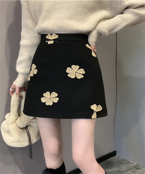 Dream garden(ドリームガーデン)の「花刺繍ミニスカート(スカート・レディース・ベージュ/ブラック・M/L/XL/S)」の11枚目の写真