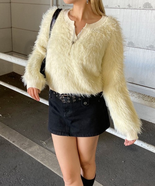 non-hedge（ノンヘッジ）の「キーネックシャギーニットトップス（ニット/セーター・レディース・オフホワイト/ベージュ/パープル/チャコールグレー/ブラック/ボルドー/クリーム/ピンク・FREE）」の5枚目の写真