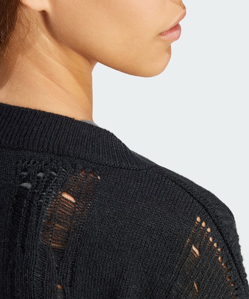 adidas（アディダス）の「ディストレスト クルーネックスウェット / アディダスオリジナルス adidas Originals（スウェット・レディース・ブラック/グレー・SMALL/LARGE/X-SMALL/XX-LARGE/MEDIUM/X-LARGE）」の5枚目の写真