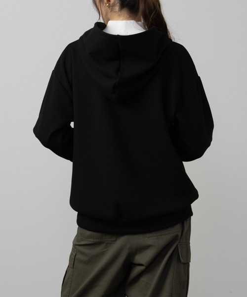 NAVY(ネイビー)の「NAVY ふわもちパーカー(パーカー・レディース・ブラック/グレイッシュベージュ/グリーン系その他・M/L/XL/S)」の6枚目の写真