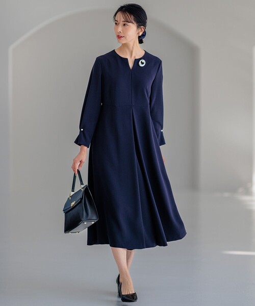 23区(ニジュウサンク)の「【VERYコラボ 】トリアセダブルジョーゼット ワンピース(ワンピース・レディース・ベージュ系/ネイビー系・40/38/36)」の10枚目の写真