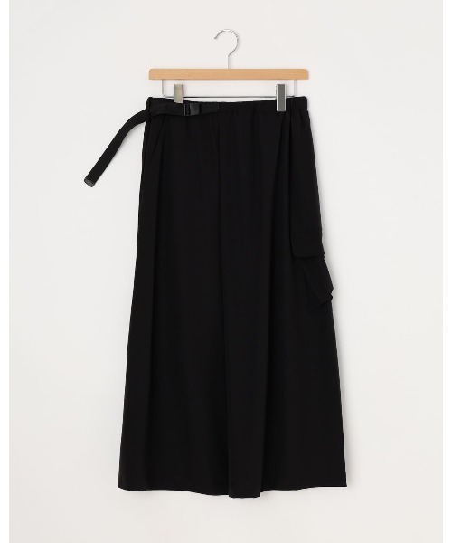 THOUSAND MILE(サウザンドマイル)の「【THOUSAND MILE】WAVE ADJUST SKIRT/ウェーブアジャストスカート ナイロンポリウレタン/撥水・UV(スカート・レディース・グレイッシュブルー/チャコールグレー/オレンジ/ベージュ/オリーブ/ブラック・F)」の2枚目の写真