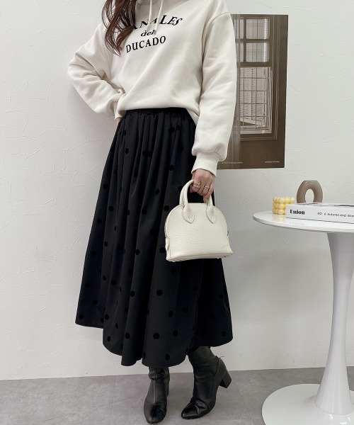 nissen(ニッセン)の「フロッキープリントドット柄ロングスカート(スカート・レディース・ベージュ/ブラック・M/L)」の17枚目の写真