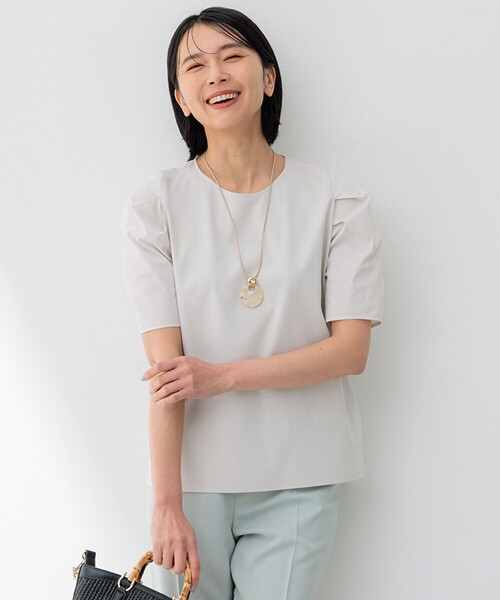 23区(ニジュウサンク)の「【洗える】スムースデザイン タックディテール カットソー(Tシャツ/カットソー・レディース・ホワイト系/ブラック系/カーキ系/イエロー系/ベージュ系・40/38)」の4枚目の写真