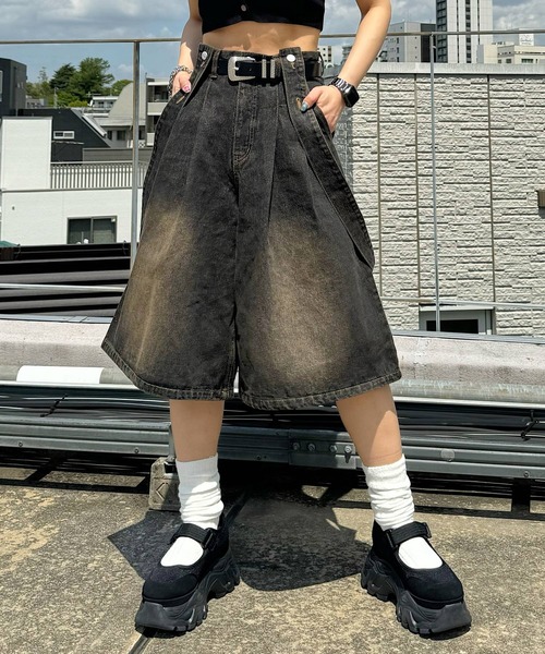 PAGEBOY（ページボーイ）の「サスツキデニムハーフパンツ（デニムパンツ・レディース・ブルー/ブラック・MEDIUM/SMALL）」の2枚目の写真