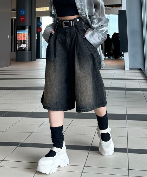 PAGEBOY（ページボーイ）の「サスツキデニムハーフパンツ（デニムパンツ・レディース・ブルー/ブラック・MEDIUM/SMALL）」の5枚目の写真