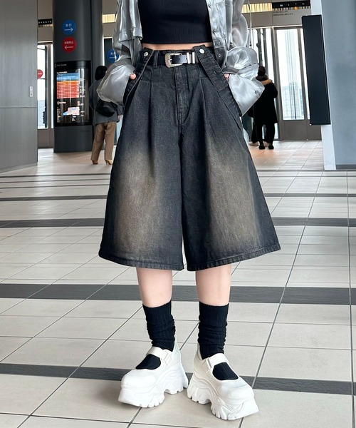 PAGEBOY（ページボーイ）の「サスツキデニムハーフパンツ（デニムパンツ・レディース・ブルー/ブラック・MEDIUM/SMALL）」の3枚目の写真