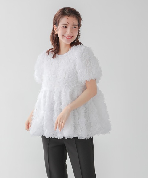 Fit more(フィットモア)の「ふわふわフラワーモチーフトップス(Tシャツ/カットソー・レディース・ホワイト/ブラック・FREE)」の3枚目の写真