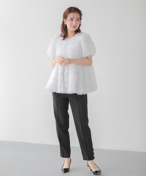Fit more(フィットモア)の「ふわふわフラワーモチーフトップス(Tシャツ/カットソー・レディース・ホワイト/ブラック・FREE)」の5枚目の写真