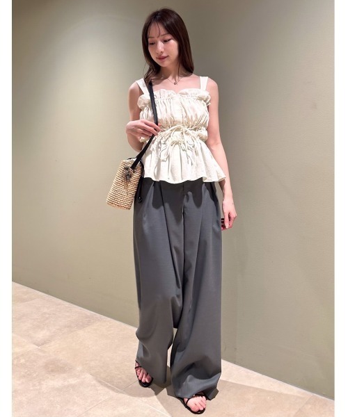 FRAY I.D(フレイアイディー)の「シャーリングフリルペプラムブラウス(シャツ/ブラウス・レディース・ブラック/オフホワイト/インディゴブルー・FREE)」の8枚目の写真