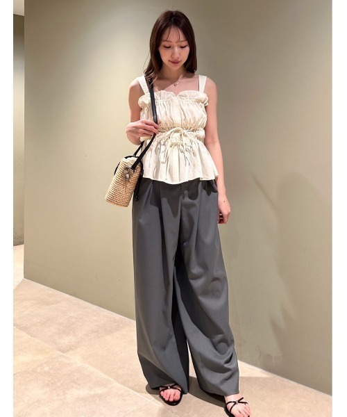 FRAY I.D(フレイアイディー)の「シャーリングフリルペプラムブラウス(シャツ/ブラウス・レディース・ブラック/オフホワイト/インディゴブルー・FREE)」の9枚目の写真